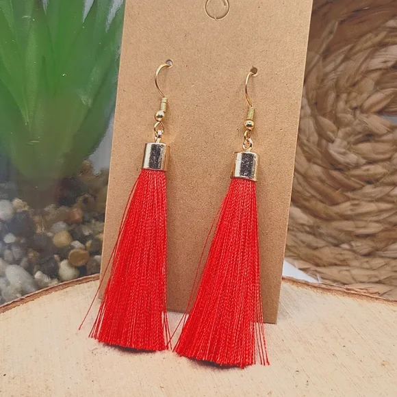 2/$10 red tassle earrings - Picture 1 of 1
